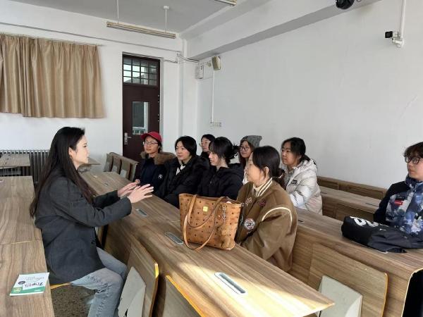 外国语学院朝鲜语系召开期中教学检查学生座谈会