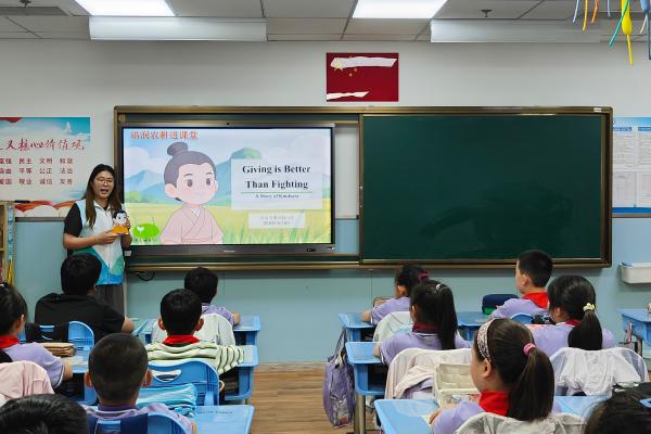 “语润农耕”进课堂｜外国语学院走进青岛桦川路小学点亮“给予”之光